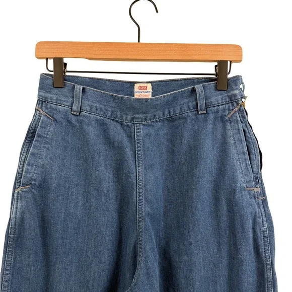 Levi's Classic Blue Denim Jeans - Picture 2 of 12